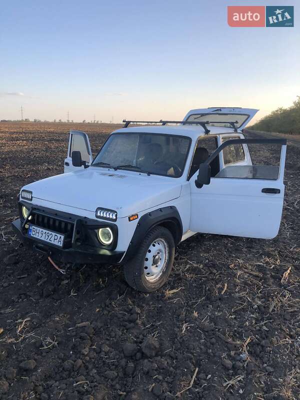 Внедорожник / Кроссовер ВАЗ / Lada 21214 / 4x4 2008 в Арцизе