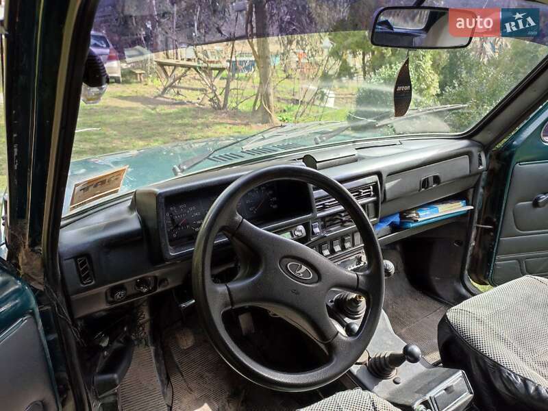Внедорожник / Кроссовер ВАЗ / Lada 21214 / 4x4 2006 в Корсуне-Шевченковском