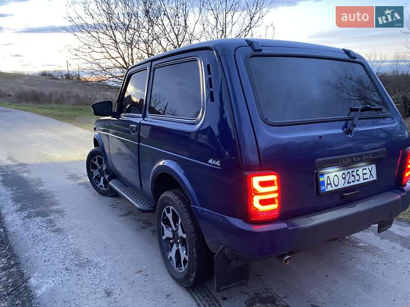 Позашляховик / Кросовер ВАЗ / Lada 21214 / 4x4 2010 в Іршаві