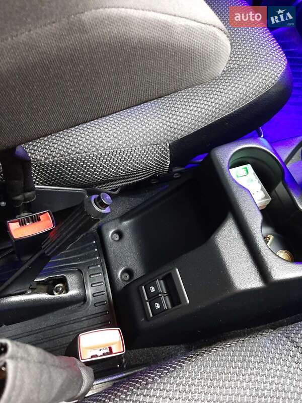 Внедорожник / Кроссовер ВАЗ / Lada 21214 / 4x4 2011 в Киеве