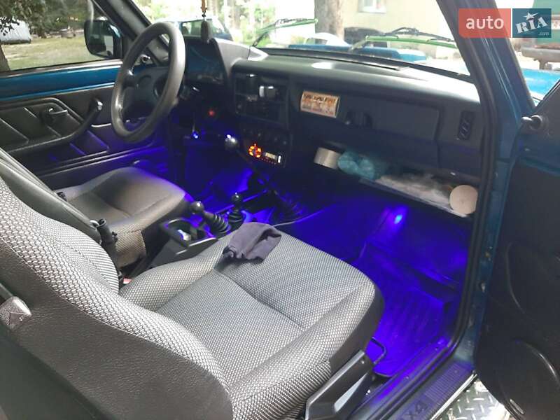 Внедорожник / Кроссовер ВАЗ / Lada 21214 / 4x4 2011 в Киеве