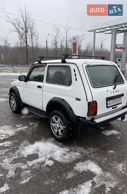 Внедорожник / Кроссовер ВАЗ / Lada 21214 / 4x4 2010 в Харькове