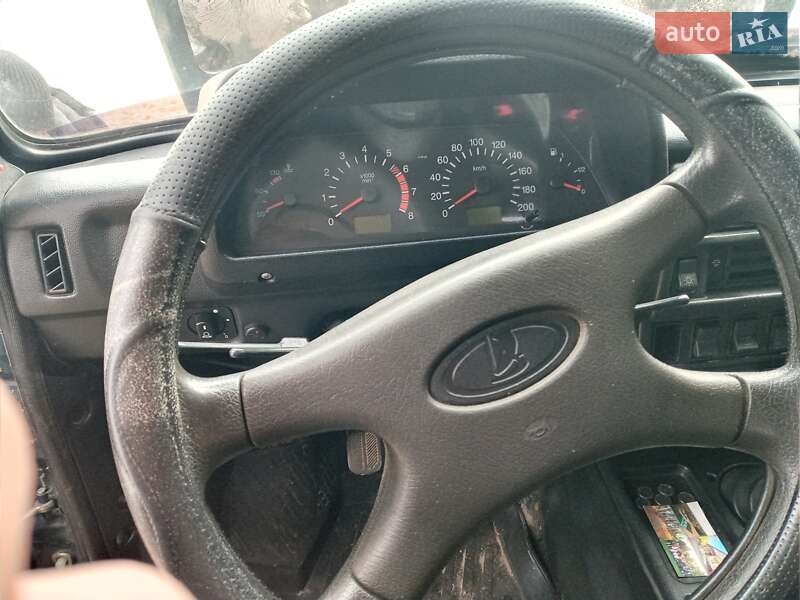 Внедорожник / Кроссовер ВАЗ / Lada 21214 / 4x4 2010 в Борисполе