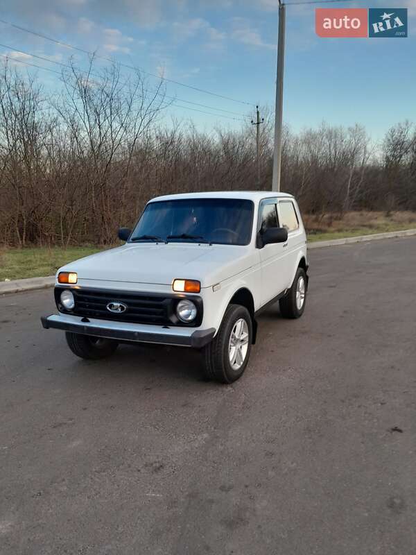 Внедорожник / Кроссовер ВАЗ / Lada 21214 / 4x4 2011 в Березовке