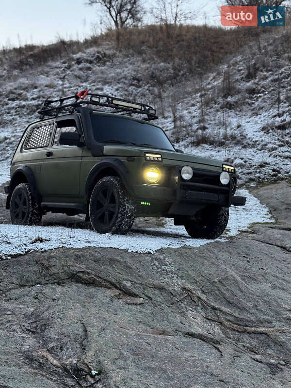 Позашляховик / Кросовер ВАЗ / Lada 21214 / 4x4 2010 в Дніпрі