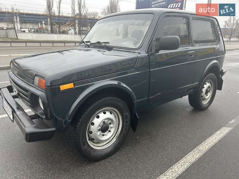 Внедорожник / Кроссовер ВАЗ / Lada 21214 / 4x4 2017 в Киеве