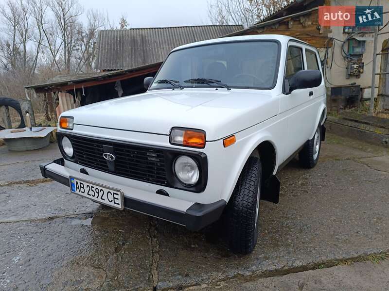 Позашляховик / Кросовер ВАЗ / Lada 21214 / 4x4 2015 в Тульчині