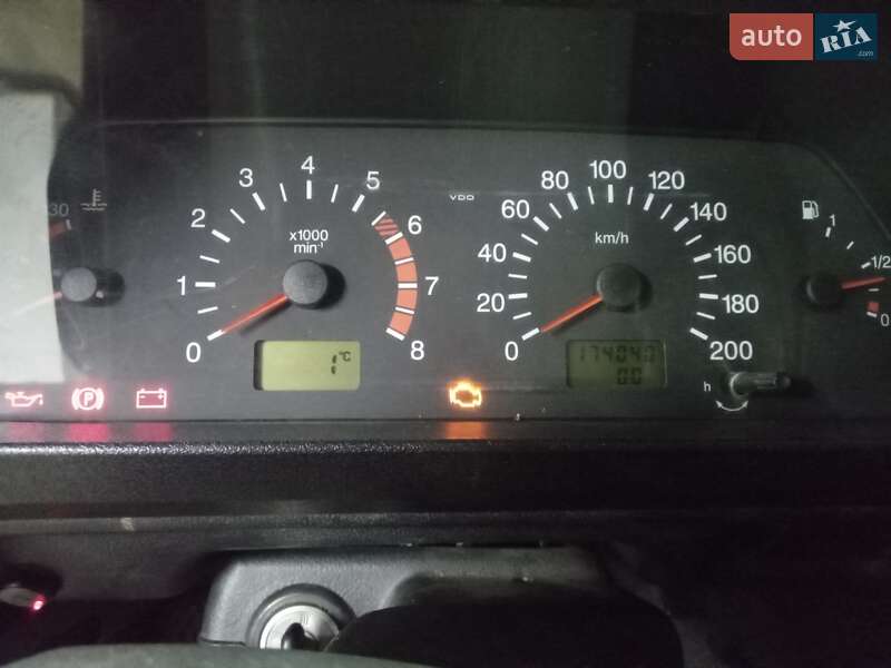 Позашляховик / Кросовер ВАЗ / Lada 21214 / 4x4 2010 в Дніпрі