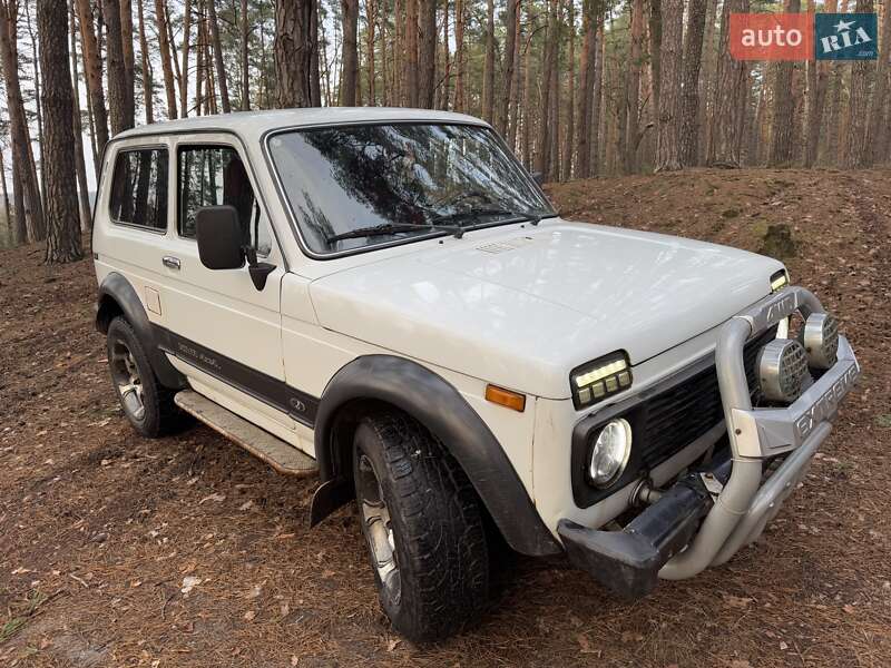 Внедорожник / Кроссовер ВАЗ / Lada 21214 / 4x4 2008 в Чернигове