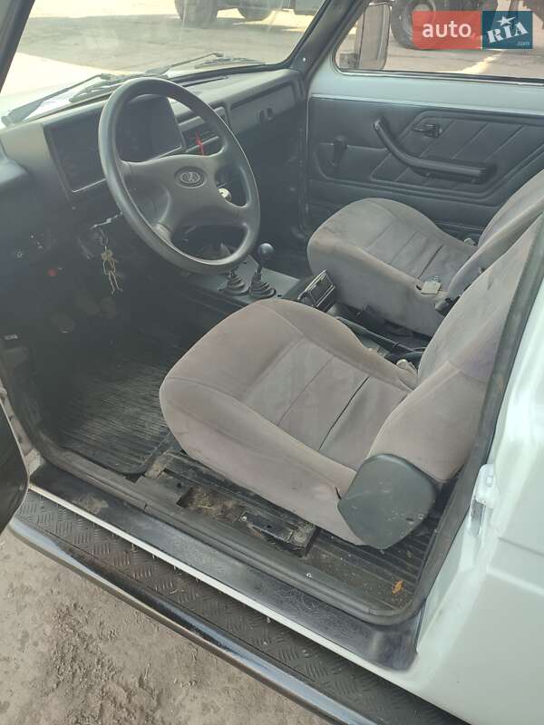 Позашляховик / Кросовер ВАЗ / Lada 21214 / 4x4 2008 в Кривому Розі фото 9 Позашляховик / Кросовер ВАЗ / Lada 21214 / 4x4 2008 в Кривому Розі