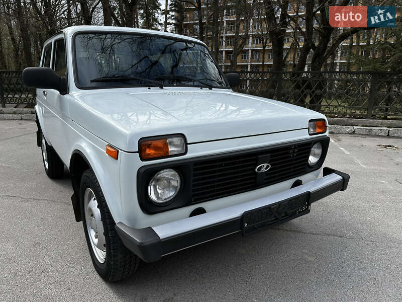 Внедорожник / Кроссовер ВАЗ / Lada 21214 / 4x4 2014 в Хмельнике