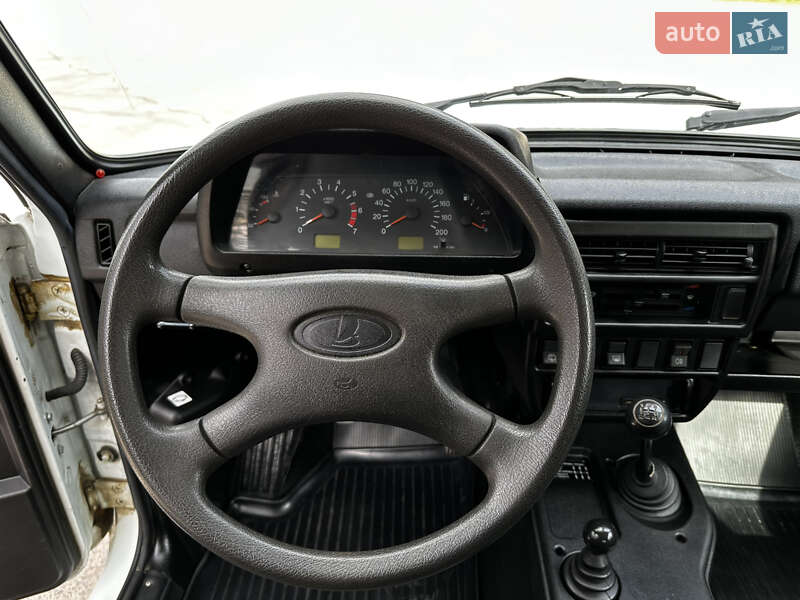 Внедорожник / Кроссовер ВАЗ / Lada 21214 / 4x4 2014 в Хмельнике