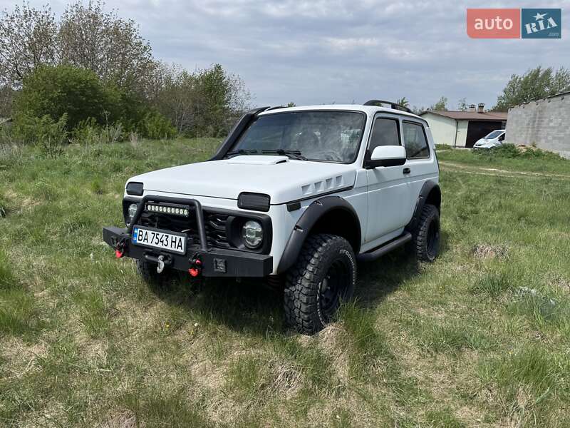 Позашляховик / Кросовер ВАЗ 21214 / 4x4 2008 в 