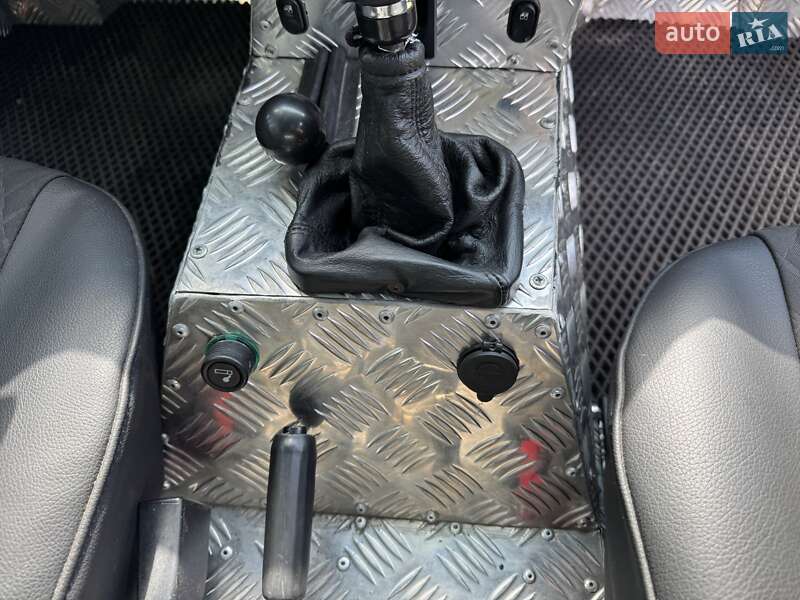 Позашляховик / Кросовер ВАЗ / Lada 21214 / 4x4 2008 в Умані