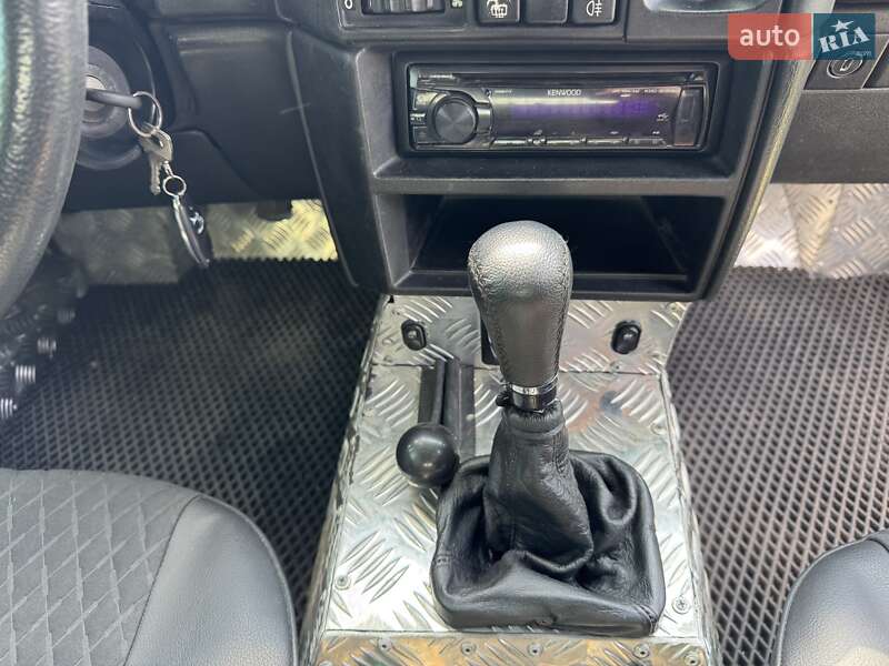 Позашляховик / Кросовер ВАЗ / Lada 21214 / 4x4 2008 в Умані