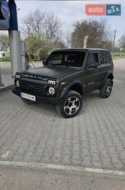 Внедорожник / Кроссовер ВАЗ 21214 / 4x4 2016 в Чемеровцах