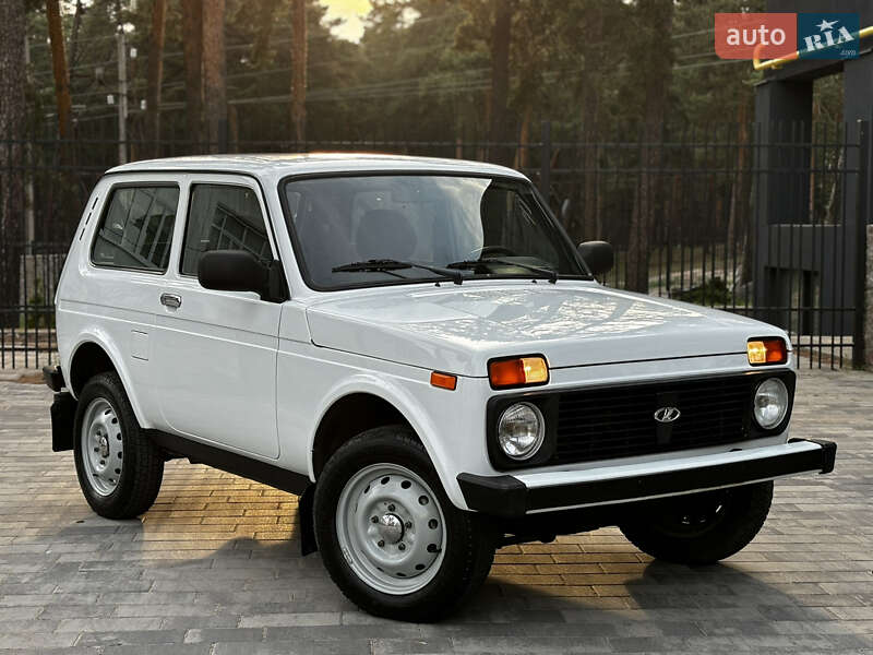 Внедорожник / Кроссовер ВАЗ 21214 / 4x4 2014 в 
