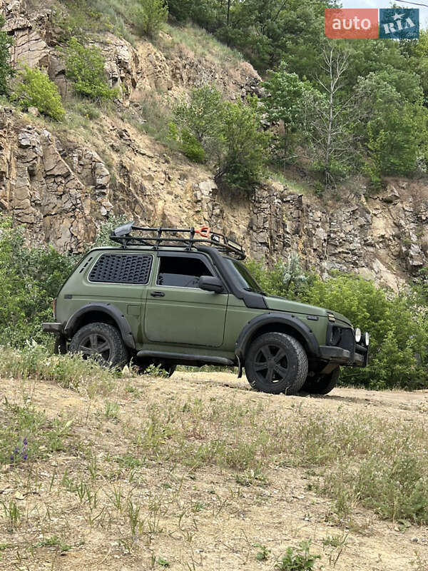 Позашляховик / Кросовер ВАЗ / Lada 21214 / 4x4 2010 в Дніпрі