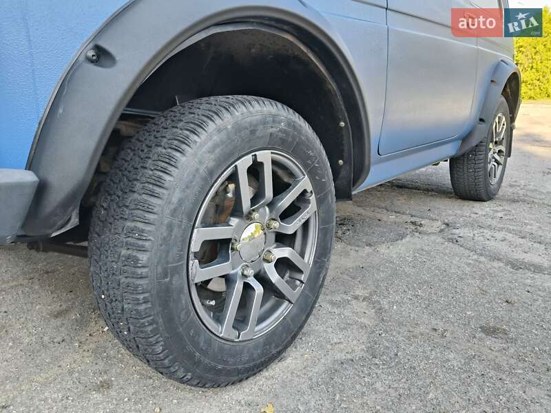 Внедорожник / Кроссовер ВАЗ / Lada 21214 / 4x4 2005 в Харькове