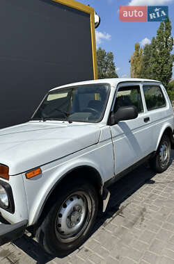 Внедорожник / Кроссовер ВАЗ 21214 / 4x4 2015 в 