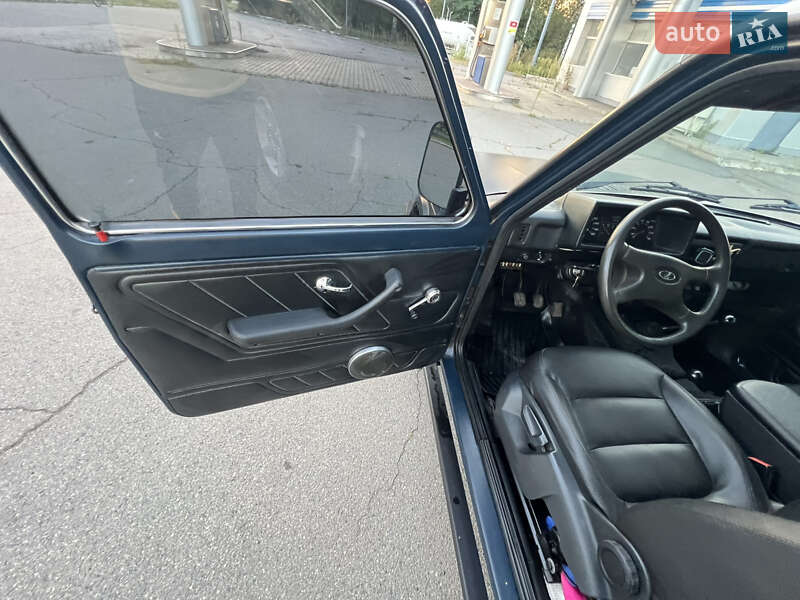 Внедорожник / Кроссовер ВАЗ / Lada 21214 / 4x4 2007 в Конотопе