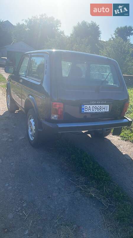Внедорожник / Кроссовер ВАЗ / Lada 21214 / 4x4 2012 в Александровке