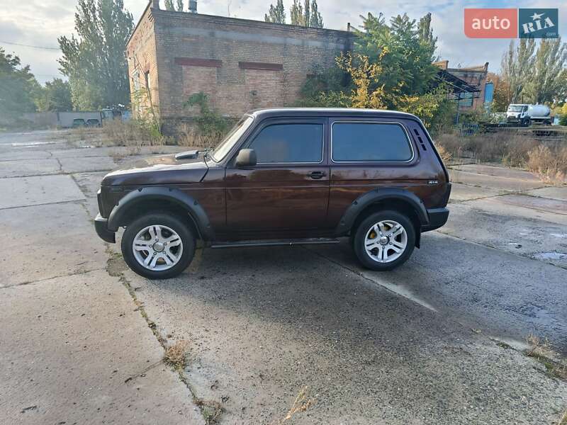 Позашляховик / Кросовер ВАЗ / Lada 21214 / 4x4 2005 в Нікополі