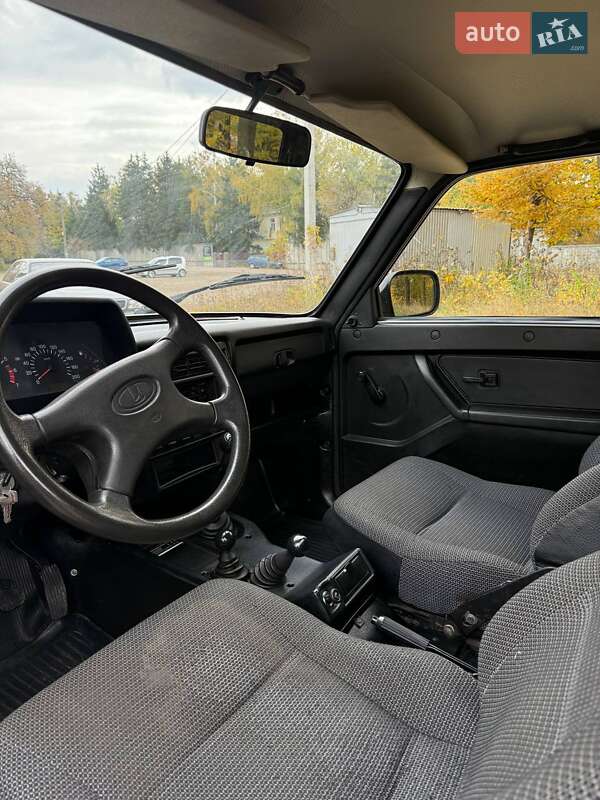 Позашляховик / Кросовер ВАЗ / Lada 21214 / 4x4 2013 в Радомишлі фото 11 Позашляховик / Кросовер ВАЗ / Lada 21214 / 4x4 2013 в Радомишлі