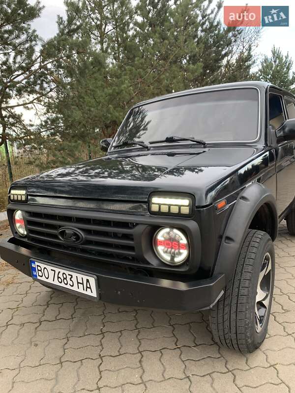 Внедорожник / Кроссовер ВАЗ / Lada 21214 / 4x4 2016 в Малой Турье