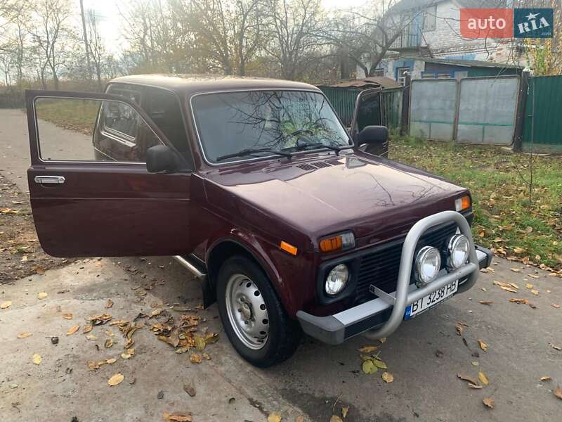 Позашляховик / Кросовер ВАЗ / Lada 21214 / 4x4 2013 в Лохвиці