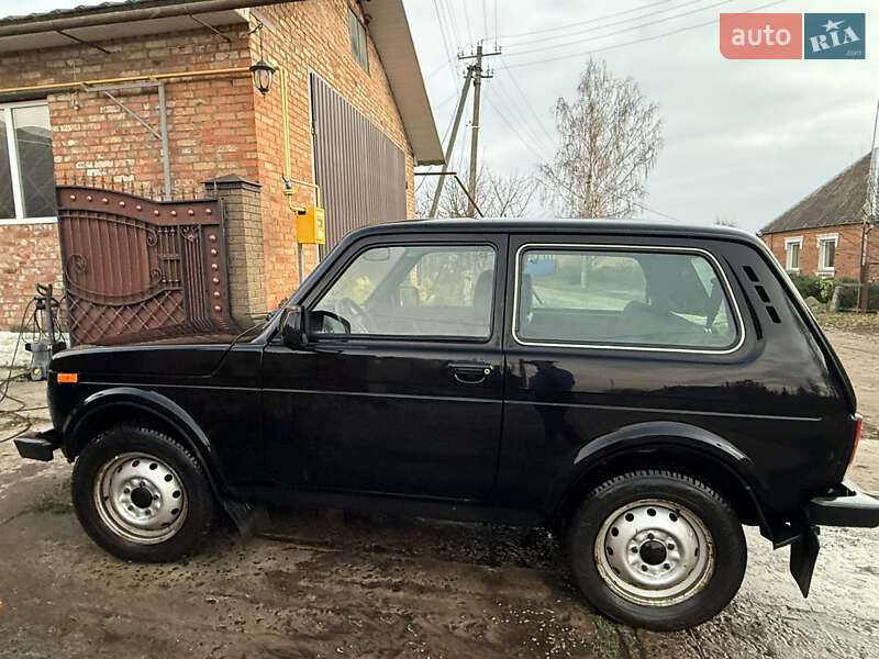 Позашляховик / Кросовер ВАЗ / Lada 21214 / 4x4 2019 в Ромнах