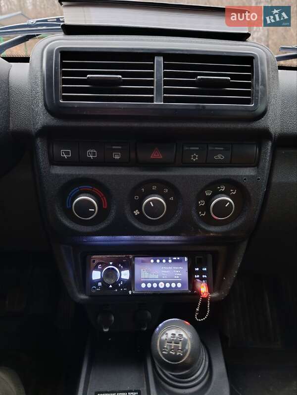 Позашляховик / Кросовер ВАЗ / Lada 21214 / 4x4 2013 в Сумах