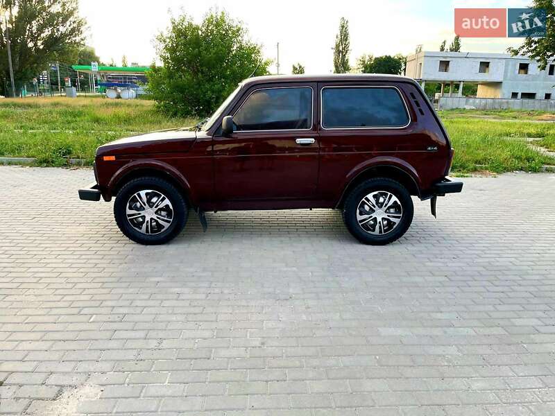 Позашляховик / Кросовер ВАЗ / Lada 21214 / 4x4 2006 в Тростянці