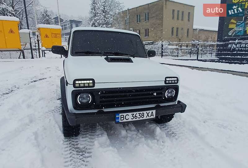 Позашляховик / Кросовер ВАЗ / Lada 21214 / 4x4 2012 в Трускавці