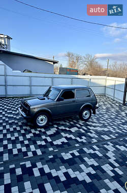 Позашляховик / Кросовер ВАЗ 21214 / 4x4 2017 в Голованівську