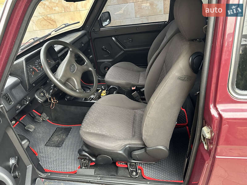 Внедорожник / Кроссовер ВАЗ / Lada 21214 / 4x4 2010 в Тячеве