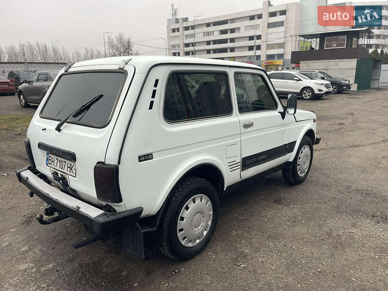 Внедорожник / Кроссовер ВАЗ / Lada 21214 / 4x4 2009 в Киеве