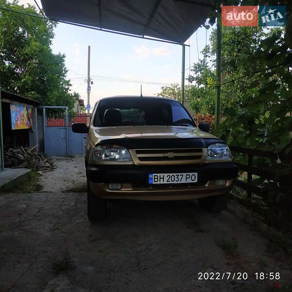 Позашляховик / Кросовер ВАЗ / Lada 2123 Niva 2004 в Білгороді-Дністровському