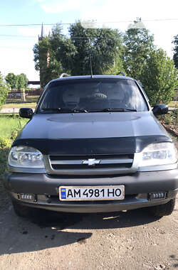 Позашляховик / Кросовер ВАЗ / Lada 2123 Niva 2004 в Романіву