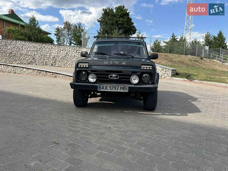 Внедорожник / Кроссовер ВАЗ / Lada 2123 Niva 2012 в Змиеве