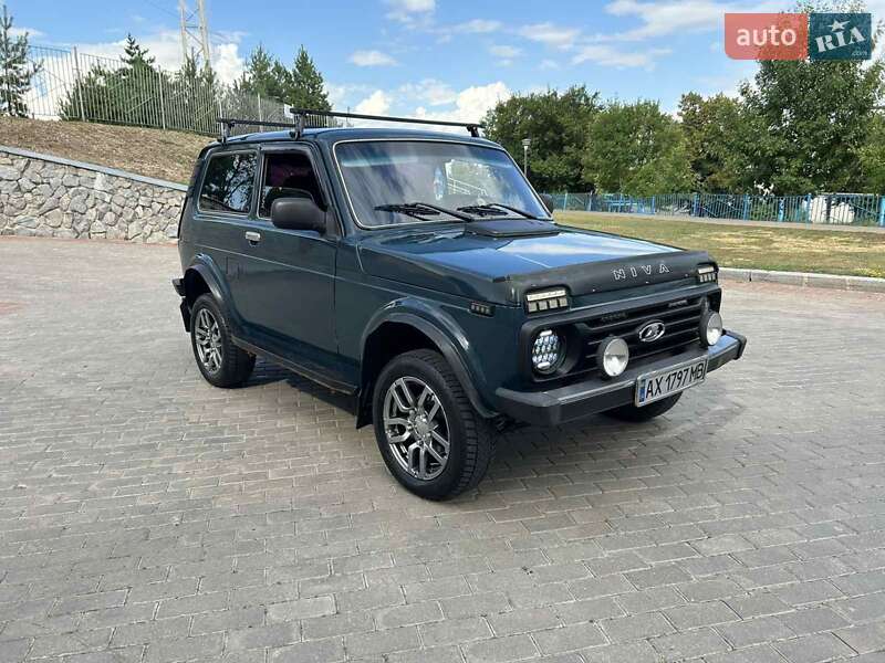 Внедорожник / Кроссовер ВАЗ / Lada 2123 Niva 2012 в Змиеве
