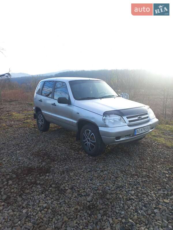 Позашляховик / Кросовер ВАЗ / Lada 2123 Niva 2006 в Тячеві фото 2 Позашляховик / Кросовер ВАЗ / Lada 2123 Niva 2006 в Тячеві