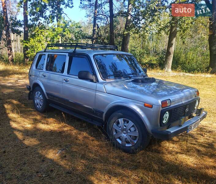 Позашляховик / Кросовер ВАЗ / Lada 2131 Нива 2010 в Рокитному