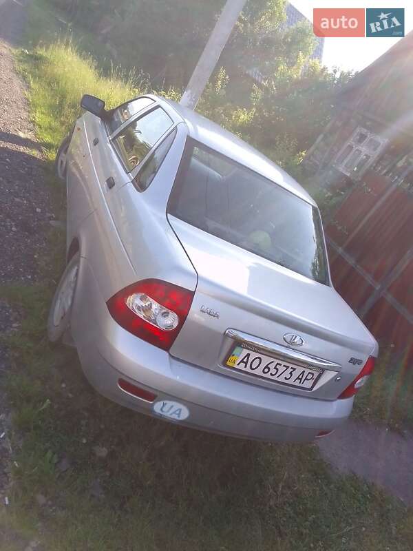 Седан ВАЗ / Lada 2170 Priora 2009 в Тячеве фото 3 Седан ВАЗ / Lada 2170 Priora 2009 в Тячеве