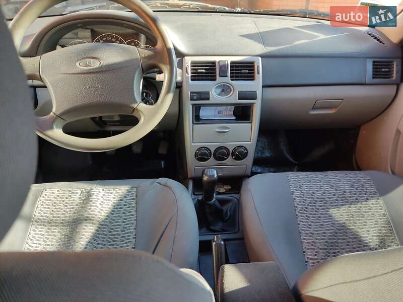 Седан ВАЗ / Lada 2170 Priora 2010 в Болграді