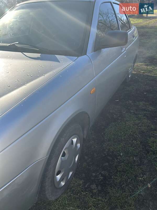 Седан ВАЗ / Lada 2170 Priora 2011 в Черновцах