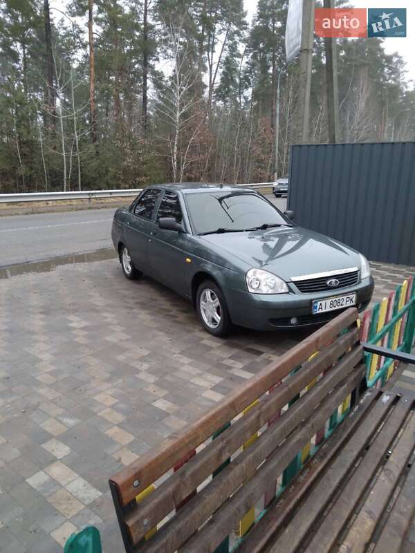 Седан ВАЗ / Lada 2170 Priora 2010 в Киеве