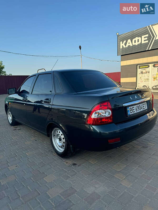 Седан ВАЗ / Lada 2170 Priora 2013 в Николаеве