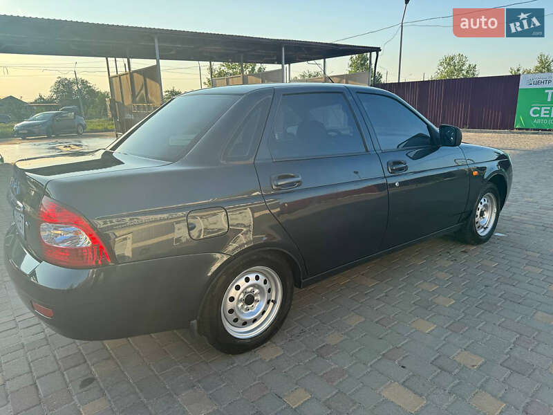 Седан ВАЗ / Lada 2170 Priora 2013 в Николаеве