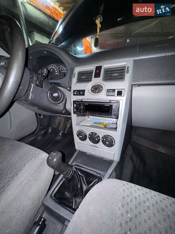 Седан ВАЗ / Lada 2170 Priora 2010 в Харькове фото 12 Седан ВАЗ / Lada 2170 Priora 2010 в Харькове
